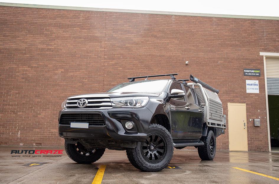 TOYOTA HILUX N80 4WD TACTIC MATTE BLACK